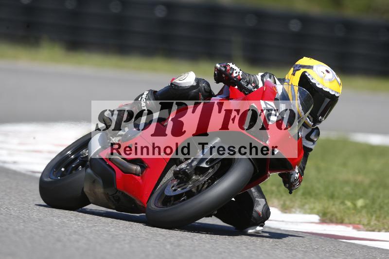 /Archiv-2025/48 25.08.2025 Cornu Master School ADR/rot-rouge/40